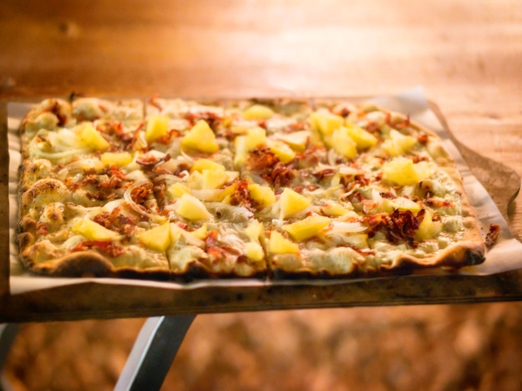 ¿Pizza con piña o sin piña? El debate más famoso del mundo.